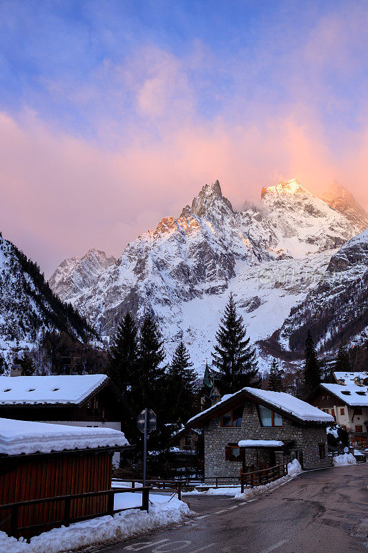 Entrèves mountain alps town at dawn